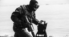 Στη φωλιά των Καταδρομών «ΚΕΕΔ» ο Σέρβος Υπουργός Άμυνας ! (εντυπωσιακές φώτο ) 25 000first 196W7652