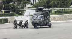 Στη φωλιά των Καταδρομών «ΚΕΕΔ» ο Σέρβος Υπουργός Άμυνας ! (εντυπωσιακές φώτο ) 16 196W8027