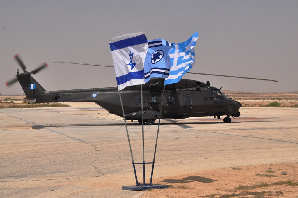 Σάρωσαν την Έρημο του Negev στο Ισραήλ τα    Ελληνικά Επιθετικά ελικόπτερα !! [photo]