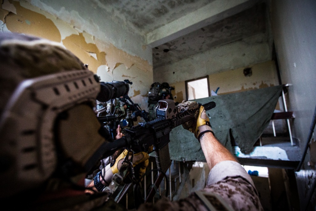 Τα Χαράματα επιχείρησαν «SEALS των ΗΠΑ μαζί με Κομάντος του ΕΤΑ»! (Απίθανες Φώτο) - Εικόνα2 Τα Χαράματα επιχείρησαν «SEALS των ΗΠΑ μαζί με Κομάντος του ΕΤΑ»! (Απίθανες Φώτο) - Εικόνα2