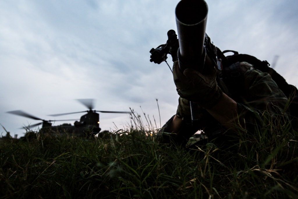 Τα Χαράματα επιχείρησαν «SEALS των ΗΠΑ μαζί με Κομάντος του ΕΤΑ»! (Απίθανες Φώτο) - Εικόνα6 Τα Χαράματα επιχείρησαν «SEALS των ΗΠΑ μαζί με Κομάντος του ΕΤΑ»! (Απίθανες Φώτο) - Εικόνα6