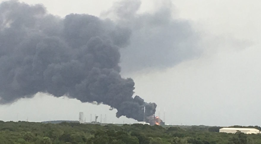 falcon-9-explosion-879x485