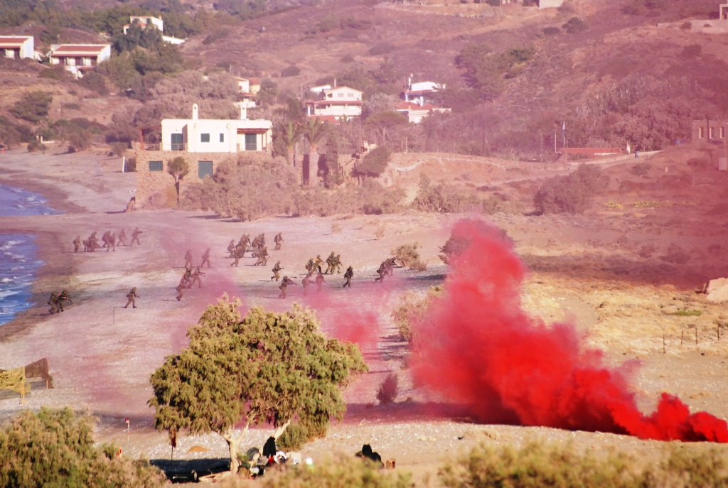Εδώ χτύπησε η Ελληνική λαίλαπα…Χαλασμός κόσμου στη Χίο… Εντυπωσιακές εικόνες. - Εικόνα14 Εδώ χτύπησε η Ελληνική λαίλαπα…Χαλασμός κόσμου στη Χίο… Εντυπωσιακές εικόνες. - Εικόνα14