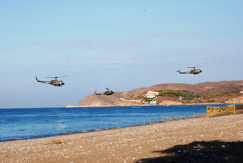 Εδώ χτύπησε η Ελληνική λαίλαπα…Χαλασμός κόσμου στη Χίο… Εντυπωσιακές εικόνες. - Εικόνα6 Εδώ χτύπησε η Ελληνική λαίλαπα…Χαλασμός κόσμου στη Χίο… Εντυπωσιακές εικόνες. - Εικόνα6