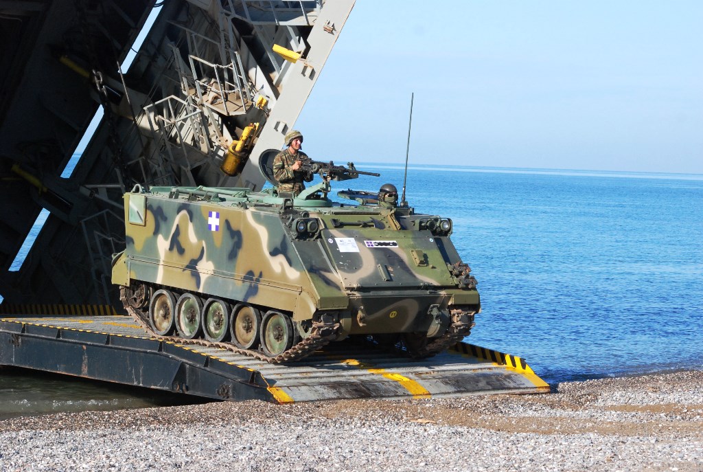 Εδώ χτύπησε η Ελληνική λαίλαπα…Χαλασμός κόσμου στη Χίο… Εντυπωσιακές εικόνες. - Εικόνα4 Εδώ χτύπησε η Ελληνική λαίλαπα…Χαλασμός κόσμου στη Χίο… Εντυπωσιακές εικόνες. - Εικόνα4