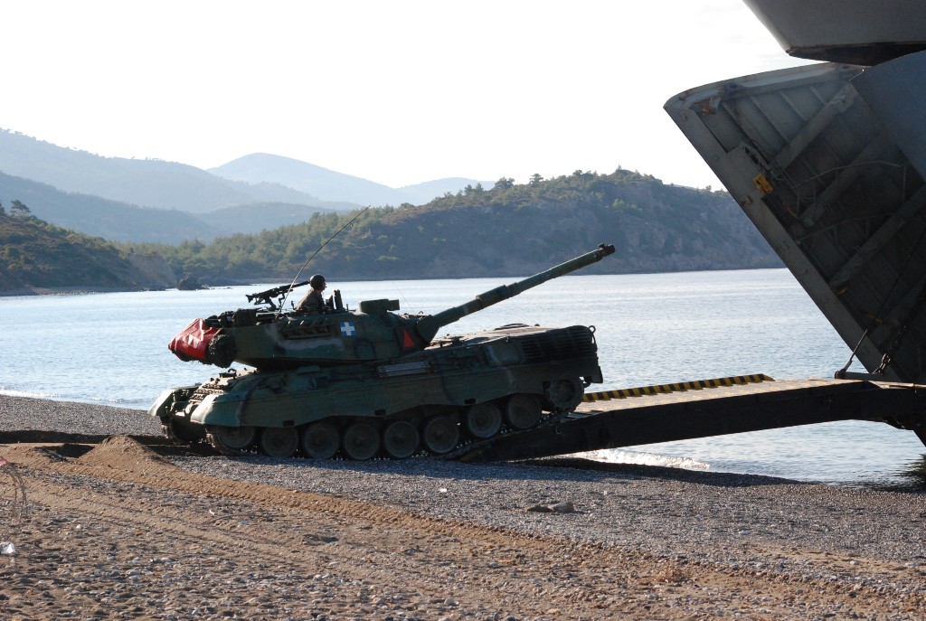 Εδώ χτύπησε η Ελληνική λαίλαπα…Χαλασμός κόσμου στη Χίο… Εντυπωσιακές εικόνες. - Εικόνα2 Εδώ χτύπησε η Ελληνική λαίλαπα…Χαλασμός κόσμου στη Χίο… Εντυπωσιακές εικόνες. - Εικόνα2