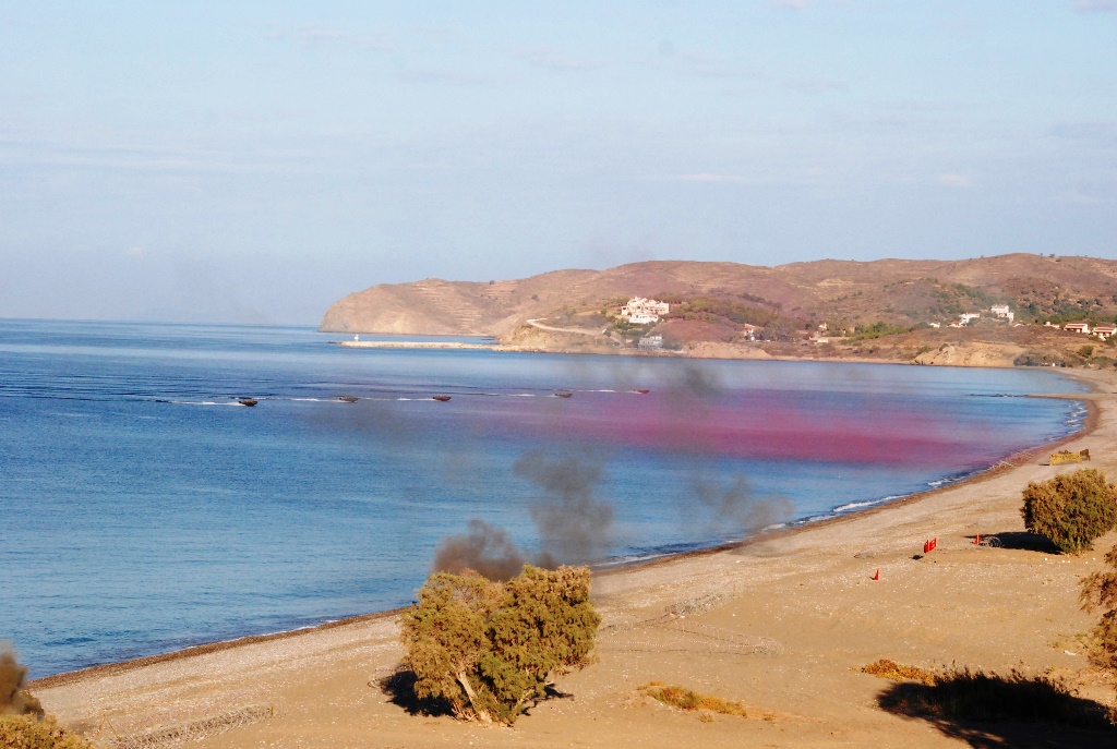 Εδώ χτύπησε η Ελληνική λαίλαπα…Χαλασμός κόσμου στη Χίο… Εντυπωσιακές εικόνες. - Εικόνα26 Εδώ χτύπησε η Ελληνική λαίλαπα…Χαλασμός κόσμου στη Χίο… Εντυπωσιακές εικόνες. - Εικόνα26