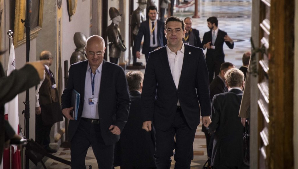 (Ξένη Δημοσίευση) Ο πρωθυπουργός Αλέξης Τσίπρας (Δ) προσέρχεται στην άτυπη σύνοδο των Αρχηγών Κρατών και Κυβερνήσεων της ΕΕ που πραγματοποιείται στην Μάλτα, Παρασκευή 3 Φεβρουαρίου 2017. ΑΠΕ-ΜΠΕ/ΓΡΑΦΕΙΟ ΤΥΠΟΥ ΠΡΩΘΥΠΟΥΡΓΟΥ/Andrea Bonetti