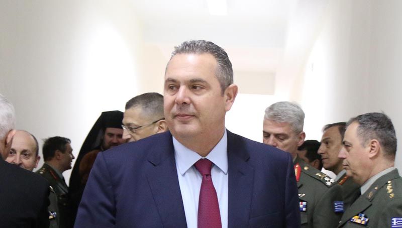 Ο υπουργός Εθνικής Άμυνας Πάνος Καμμένος ξεναγείται κατά τη διάρκεια των εγκαινίων 23 στρατιωτικών κατοικιών στις εγκαταστάσεις του πρώην 424 Γενικού Στρατιωτικού Νοσοκομείου. Θεσσαλονίκη, Δευτέρα 13 Φεβρουαρίου 2017. ΑΠΕ ΜΠΕ/PIXEL/ΣΩΤΗΡΗΣ ΜΠΑΡΜΠΑΡΟΥΣΗΣ