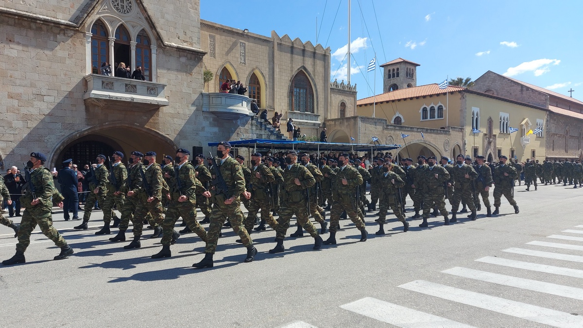 Με εντυπωσιακή Παρέλαση η 74η Επέτειος της Ενσωμάτωσης της Δωδεκανήσου στην Ελλάδα (φωτό)
