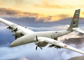 Η Εκτόξευση πυραύλου IHA-230…Από το  “Bayraktar Akinci”  απειλεί το ΠΝ (vid)