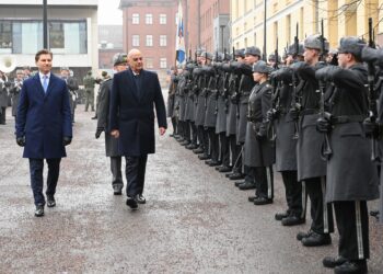 Συνάντηση του ΥΕΘΑ Ν. Δένδια με τον Υπουργό Άμυνας της Φινλανδίας στο Ελσίνκι – Είδε το «φινλανδικό μοντέλο» για την θητεία