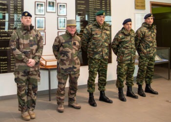 Επίσκεψη Αξιωματικών της ΣΜΥ …Στη Σχολή Υπαξιωματικών της Γαλλίας