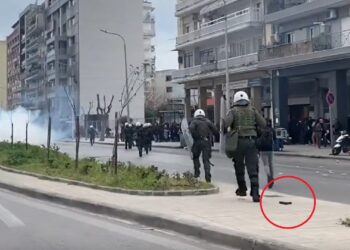 Θεσσαλονίκη: Έπεσε όπλο αστυνομικού κατά τη διάρκεια επεισοδίων