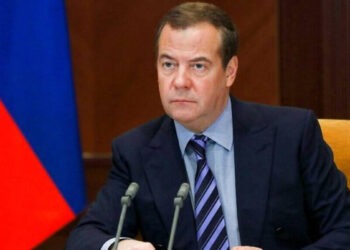 Ο Μεντβέντεφ απειλεί και πάλι με πυρηνικό πόλεμο