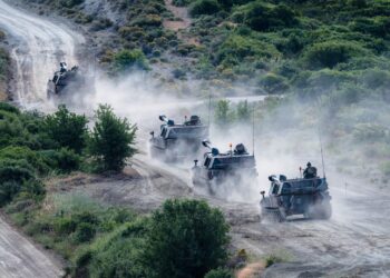 Νυχτερινή & Κανονική ανάπτυξη Πυροβολαρχίας με Εκτέλεση Βολών …Από Ανθυπολοχαγούς της ΣΣΕ  & Μονίμων Λοχιών της ΣΜΥ (video)