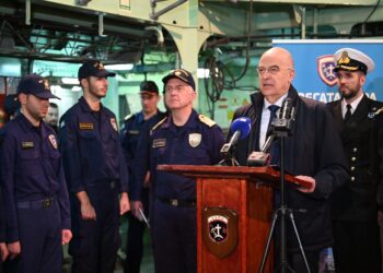 Στην Φ/Γ ΥΔΡΑ στον Ναύσταθμο Σαλαμίνας ο ΥΕΘΑ