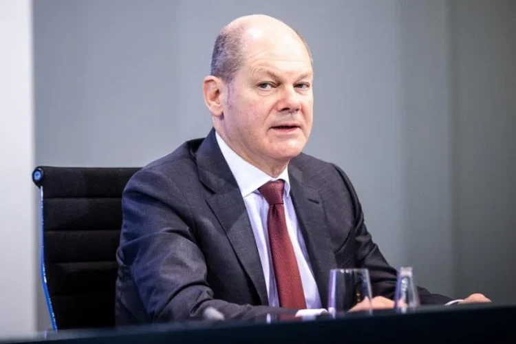 Σολτς: «Όχι» στους πυραύλους Taurus στην Ουκρανία