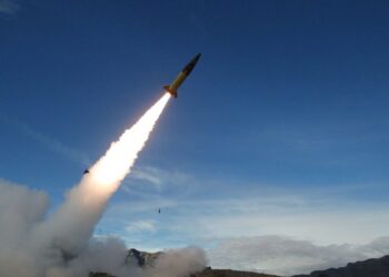 Πυραύλους που μπορούν να πλήξουν την Κριμαία θέλει να στείλει στην Ουκρανία ο Μπάιντεν