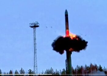 Εκτόξευση διηπειρωτικού βαλλιστικού πυρηνικού πυραύλου απο τον Πούτιν (video)