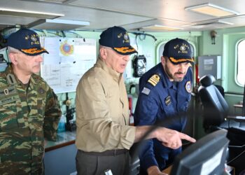 Εν πλω στη Φ/Γ ΥΔΡΑ στον κόλπο του Άντεν ο… ΥΕΘΑ συνοδεία Α/ΓΕΕΘΑ & Α/ΓΕΝ (video)