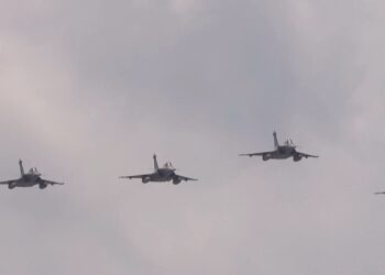 Διέλευση Rafale, F-4 PHANTOM, M-346 αεροσκαφών στον Αττικό ουρανό