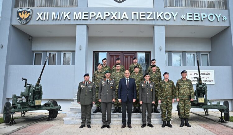 Στην έδρα της XII Μηχανοκίνητης Μεραρχίας Πεζικού…Ο ΥΕΘΑ