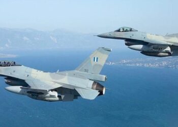 Ζεύγος F-16 της ΠΑ…”Έξυσαν” τις σκεπές των σπιτιών στο Καστελόριζο (video)