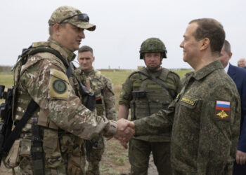 Μεντβέντεφ : Αν θέλαμε να χτυπήσουμε την  αυτοκινητοπομπή …θα το κάναμε !!