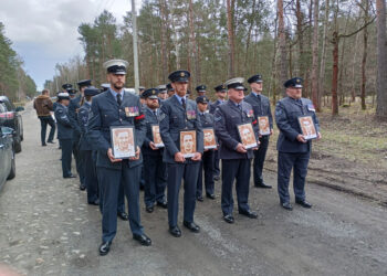 Η (RAF) τίμησε την Μνήμη 50 αεροπόrων του Β’ΠΠ και μαζί με αυτούς & τον  Σωτήρη Σκάντζικα