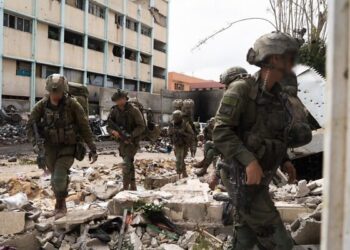 Tα ισραηλινά στρατεύματα εισέβαλαν στο νοσοκομείο αλ Σίφα