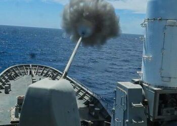 Έκτακτο : Ανέλαβε δράση η Φ/Γ ΥΔΡΑ …Βολές με πυροβόλο 5 ιντσών κατά 2 UAVS   των Xούθι