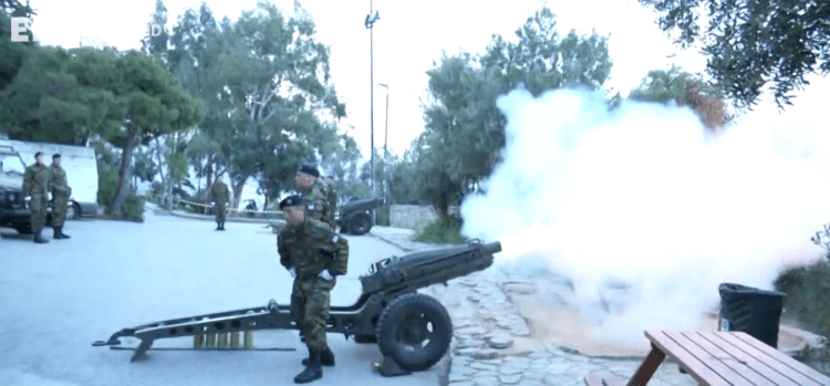 H “πρώτη Κανονιά” έπεσε  στις 6:20 από το Πυροβολείο του Λυκαβηττού