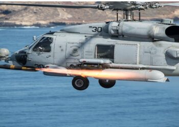 Προσγειώνεται  στην 112 ΠΜ το  γιγάντιο C-117 ….Κουβαλώντας και το 3ο “Romeo ΜH 60” του ΠΝ