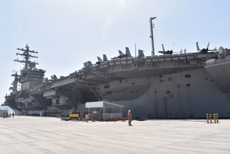 Στη Βάση της Σούδας κατέπλευσε τοu Θηριώδες. USS Dwight D. Eisenhower. (video)