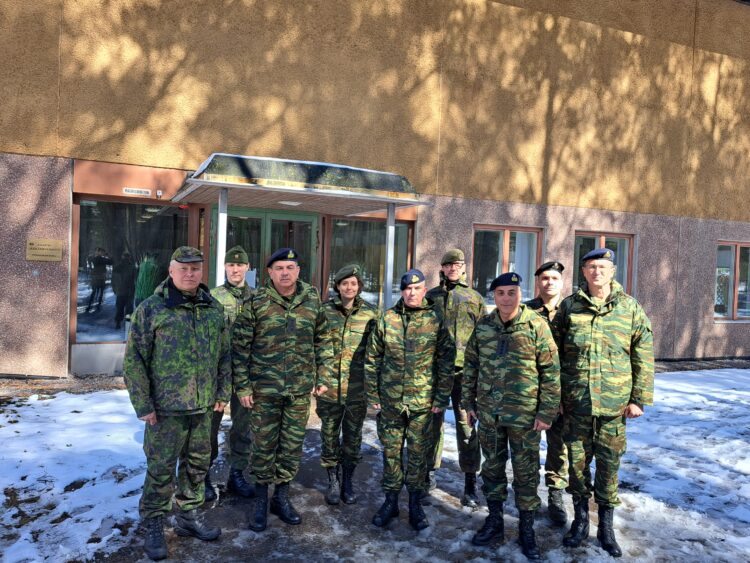 Στη Φιλανδία Αξιωματικοί του ΓΕΣ …Για να μάθουν Στράτευση & Πόλεμο!!