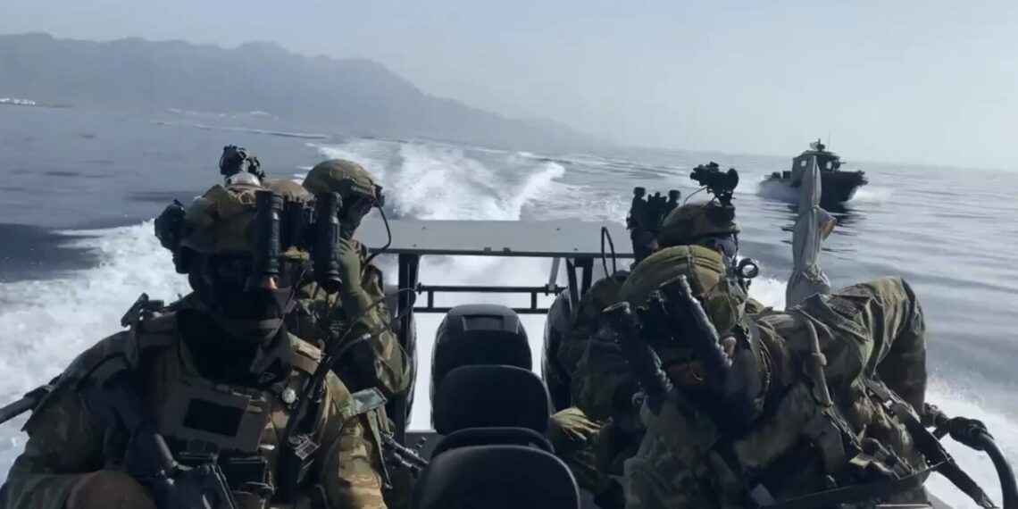 Οι Αμφίβιοι Καταδρομείς, οι “Σκιες του Αιγαίου”… Επιχειρούν στις Βραχονησίδες  (video)