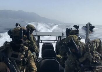 Οι Αμφίβιοι Καταδρομείς, οι “Σκιες του Αιγαίου”… Επιχειρούν στις Βραχονησίδες  (video)