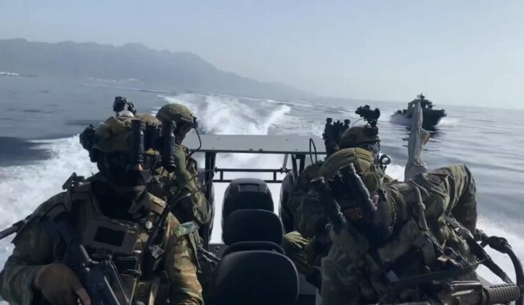 Οι Αμφίβιοι Καταδρομείς, οι “Σκιες του Αιγαίου”… Επιχειρούν στις Βραχονησίδες (video)