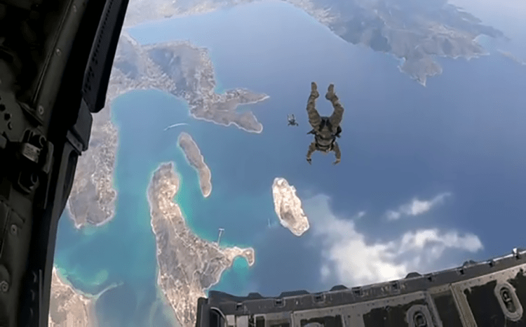 Εντυπωσιακές εικόνες από την Συνεκπαίδευση της ΔΕΠ με τα… Κομάντο της 37th Airlift Squadron των ΗΠΑ