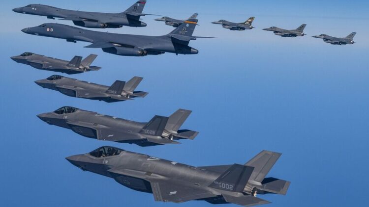 Τα Αμερικάνικα Μαχητικά και τα …Το “USS Carney και USS Arleigh Burke” παραμένουν στην περιοχή