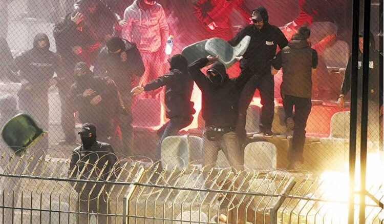 Ενώπιον των ανακριτών οι Χούλιγκαν …προφυλακίστηκαν οι 12