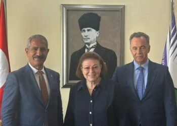 Υπό το βλέμμα του Κεμάλ …Η υπουργός της Ελλάδος