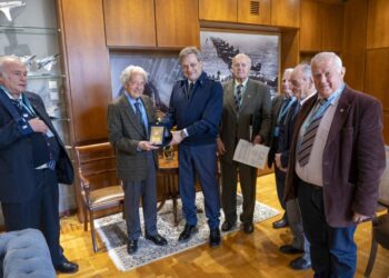 Oι Βετεράνοι Αεροπόροι στο γραφείο του Α/ΓΕΑ