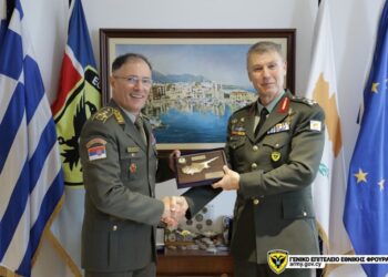 O Αρχηγός των Ενόπλων Δυνάμεων (ΑΕΔ) της Σερβίας, Στρατηγός Milan Mojsilovic, στην Κύπρο