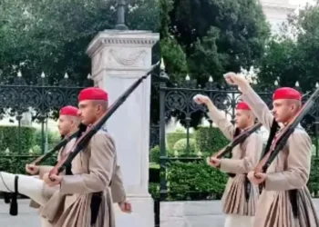 Η αλλαγή της Προεδρικής Φρουράς στην Αθήνα έγινε viral στο TikTok – 13 εκατομμύρια προβολές