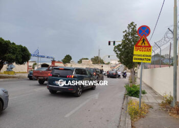 Πυρκαγιά προκλήθηκε κοντά στον οικισμό στον Ναύσταθμο Κρήτης