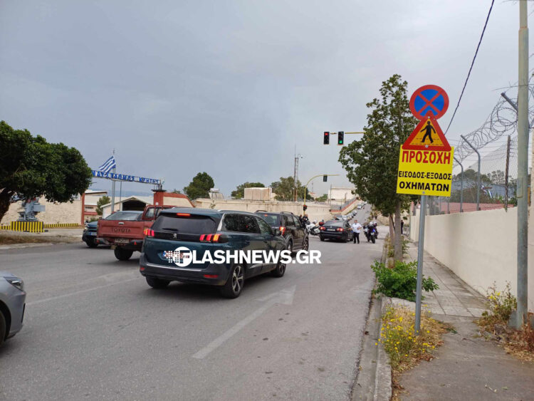 Πυρκαγιά προκλήθηκε κοντά στον οικισμό στον Ναύσταθμο Κρήτης