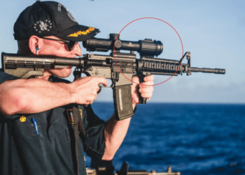 Ανεκπαίδευτος ο ο Αρχιπλοίαρχος Κάμερον Γέιστ του “USS John S.” McCain  των ΗΠΑ…δείτε γιατί