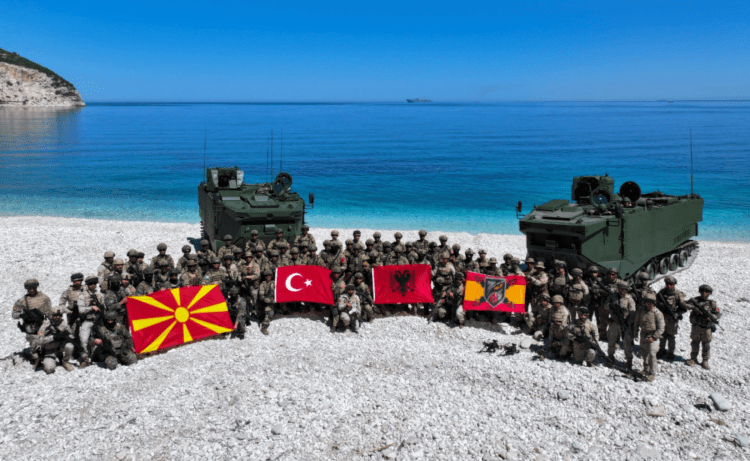 Τουρκικές Λυκοφιλίες  σε άσκηση με γειτονικούς Στρατούς   σε …Αποστολή Αποβάσεως